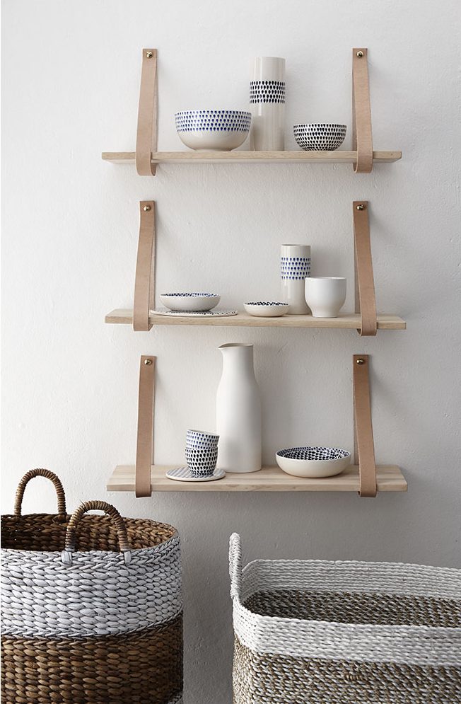 Minimalistic Shelves // Hëllø Blogzine blog deco & lifestyle www.hello-hello.fr