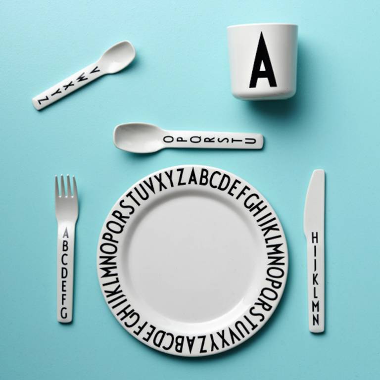 Assiette arne jacobsen Design Letters // Hëllø Blogzine - www.hello-hello.fr
