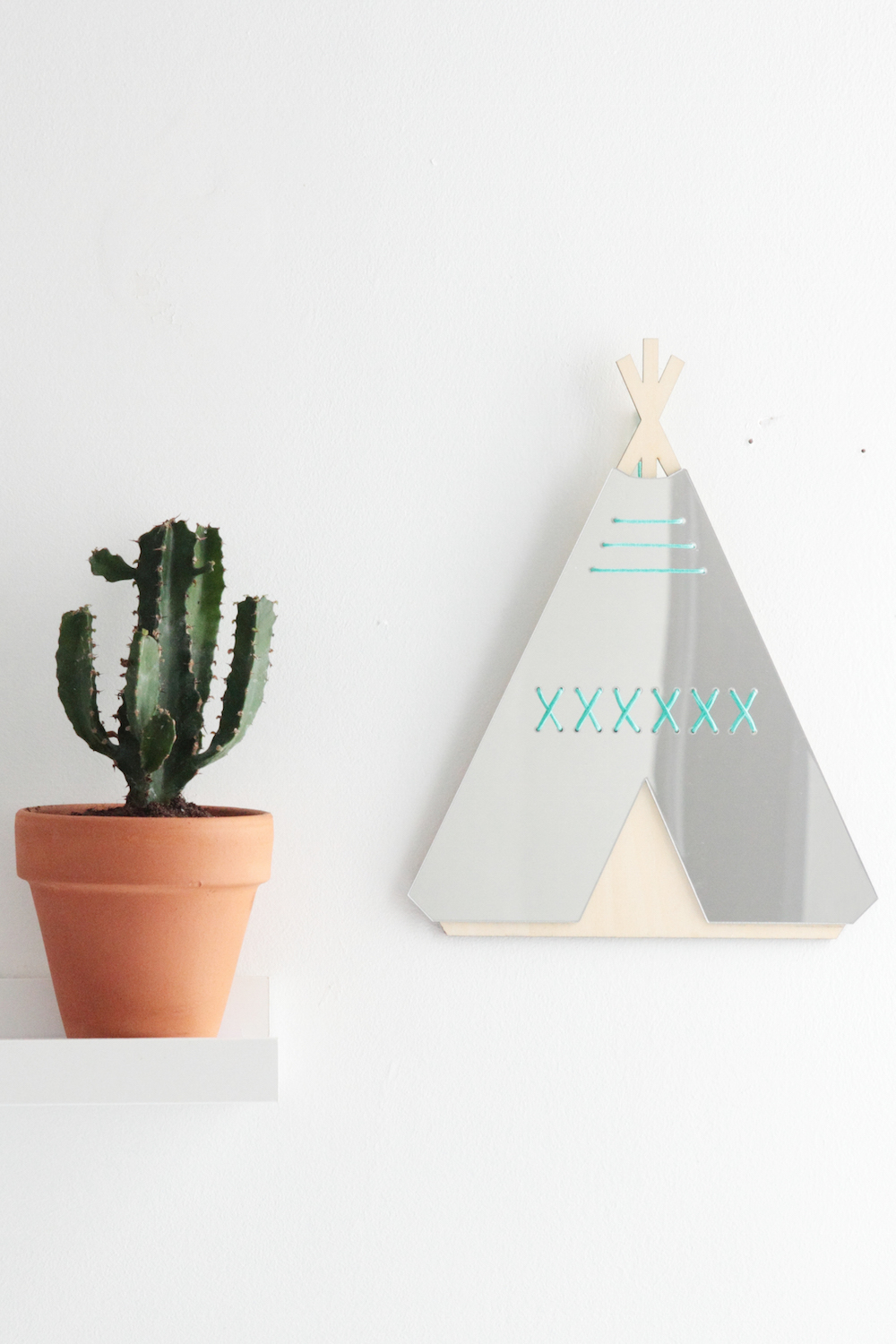 Miroir Teepee Les Petites Découpes // Hëllø Blogzine blog deco & lifestyle www.hello-hello.fr