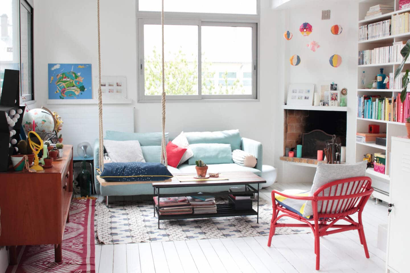 [HOME TOUR] Découvrez l'univers créatif de @cachemireetsoie sur le blog hello-hello.fr // We are featuring @cachemireetsoie 's creative apartment on the blog today hello-hello.fr #cachemireetsoie #parisianinterior #diy