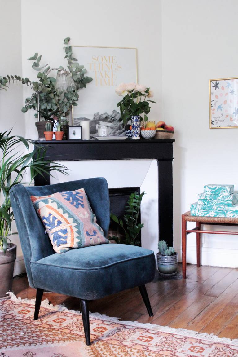Parisian Apartment Illustrator and Cofounder of Season Paper // Hëllø Blogzine blog deco & lifestyle www.hello-hello.fr