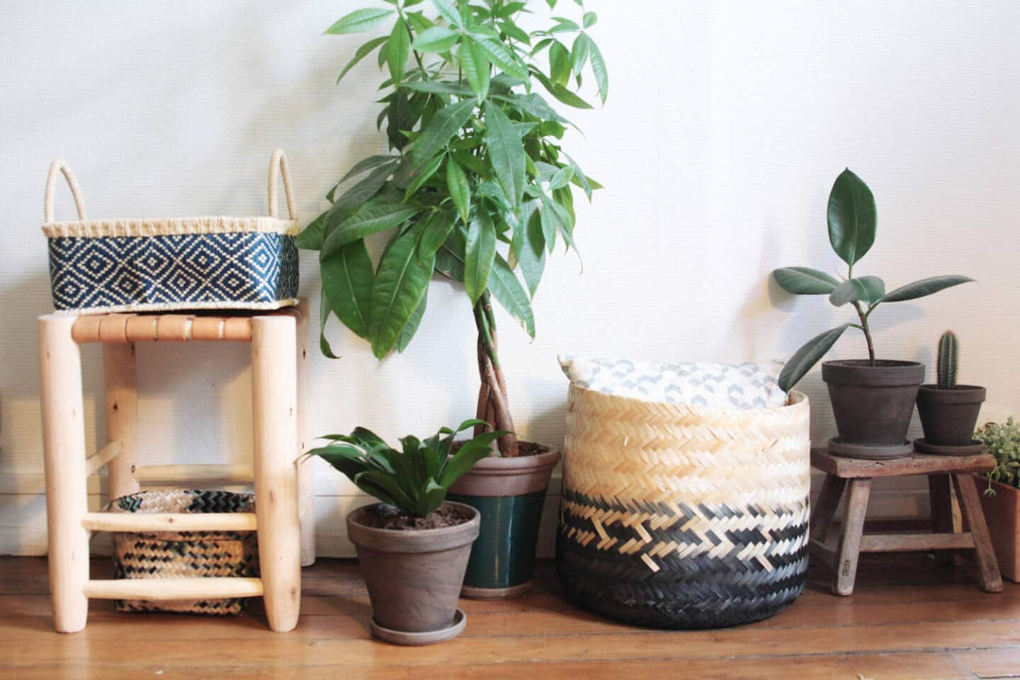 Parisian Apartment Illustrator and Cofounder of Season Paper // Hëllø Blogzine blog deco & lifestyle www.hello-hello.fr