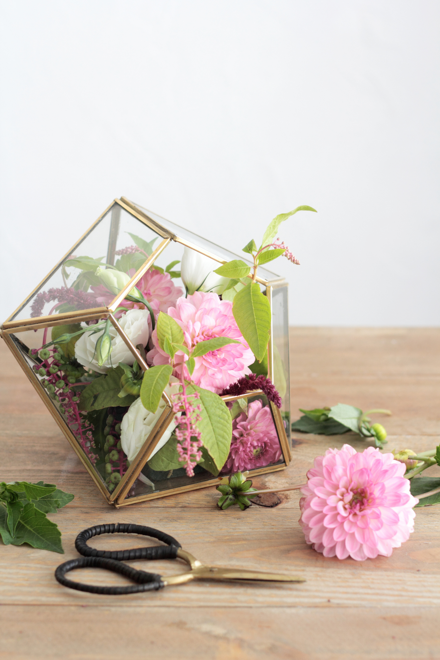 Terrarium Centerpiece // Hëllø Blogzine blog deco & lifestyle www.hello-hello.fr