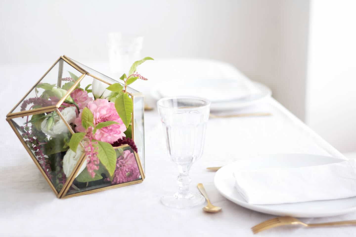 Terrarium Centerpiece // Hëllø Blogzine blog deco & lifestyle www.hello-hello.fr