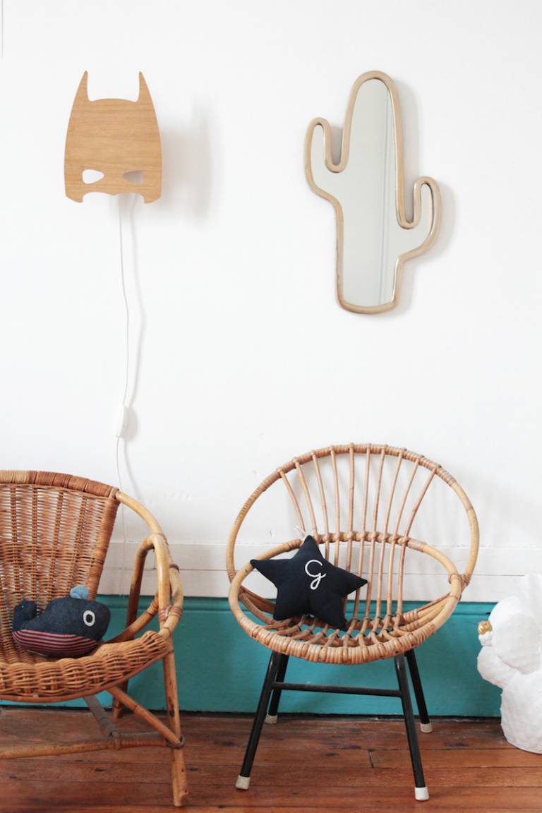 French Boy's Room Turquoise // Hëllø Blogzine blog deco & lifestyle www.hello-hello.fr #kids #kidsroom #aprileleven #superhero #vintage #cactus #cactusmirror #ampm