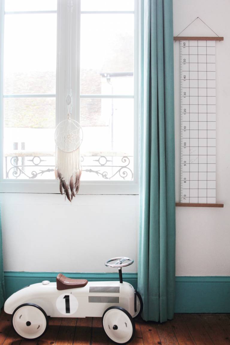 French Boy's Room Turquoise // Hëllø Blogzine blog deco & lifestyle www.hello-hello.fr #kids #kidsroom #snugstudio #vilac