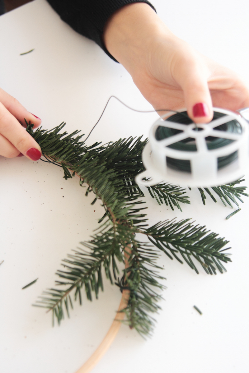 Couronne de Noël Végétale DIY // Hëllø Blogzine blog deco & lifestyle www.hello-hello.fr #couronne #noel #christmas #diy