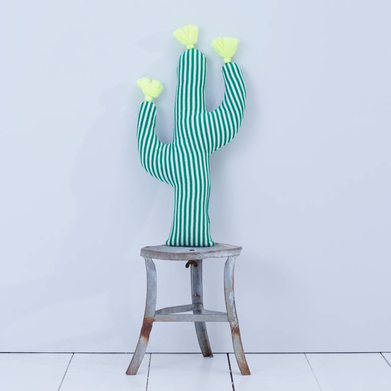 Coussin cactus Meri Meri // Hëllø Blogzine blog deco & lifestyle www.hello-hello.fr