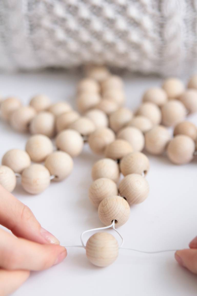 DIY Noël Etoile en perles de bois // Hëllø Blogzine blog deco & lifestyle www.hello-hello.fr