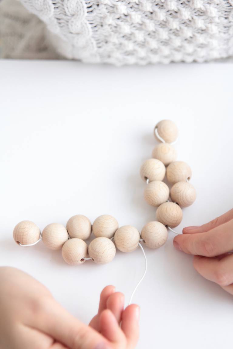 DIY Noël Etoile en perles de bois // Hëllø Blogzine blog deco & lifestyle www.hello-hello.fr