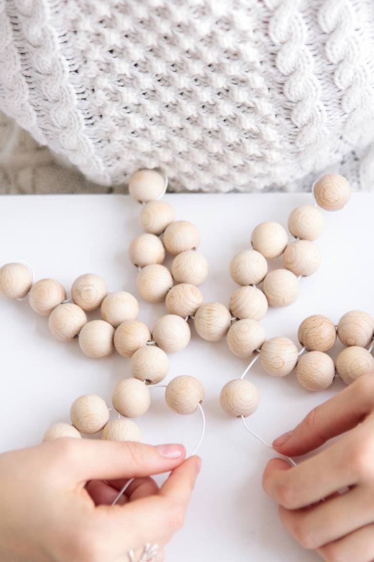 DIY Noël Etoile en perles de bois // Hëllø Blogzine blog deco & lifestyle www.hello-hello.fr
