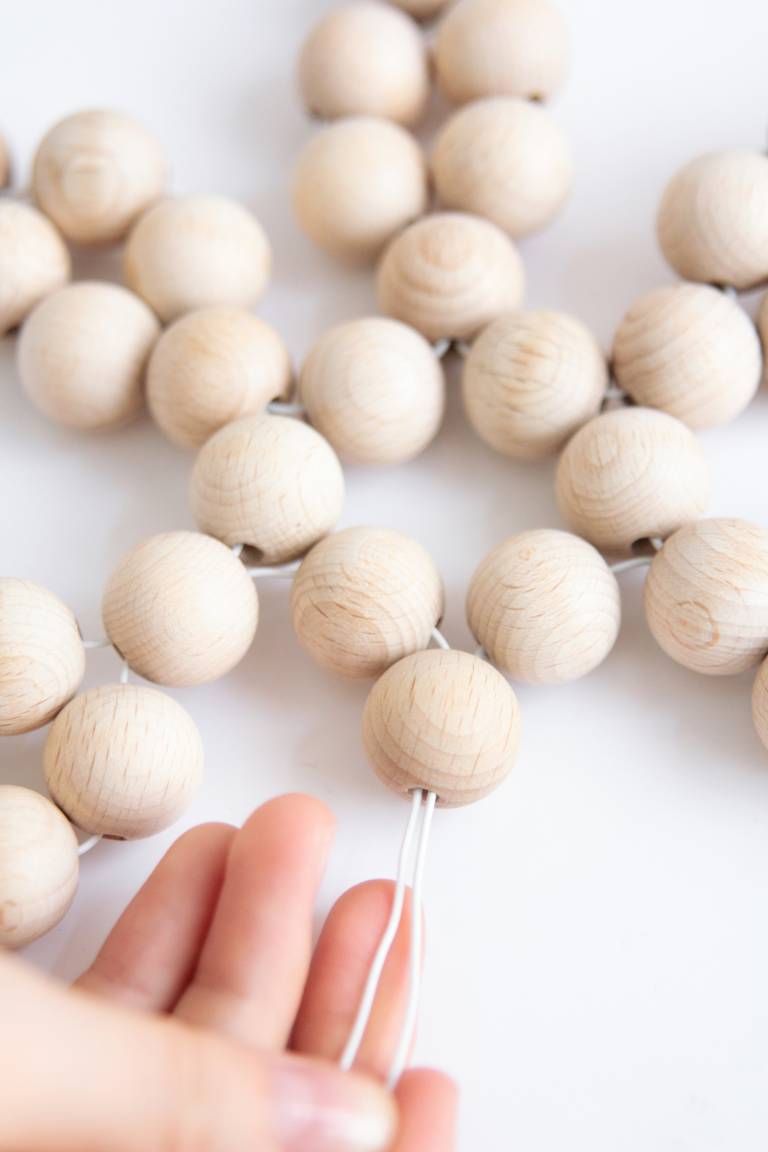 DIY Noël Etoile en perles de bois // Hëllø Blogzine blog deco & lifestyle www.hello-hello.fr
