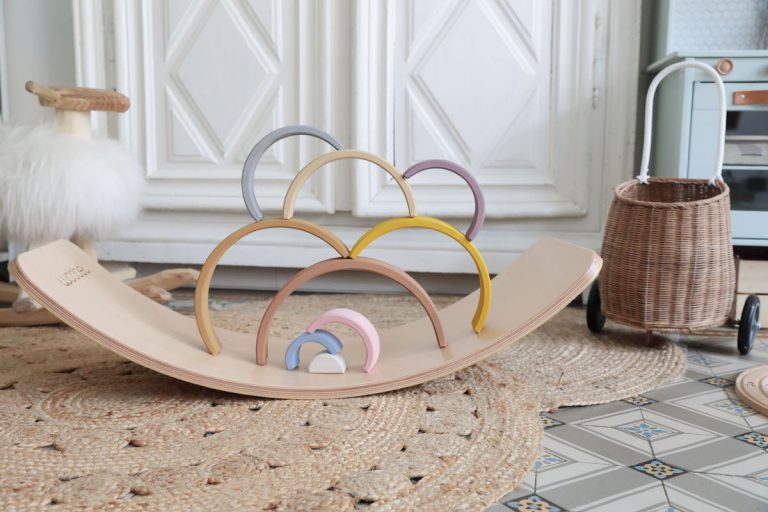 Des cadeaux en bois pour une chambre d'enfant // Hellø Blogzine - blog déco lifestyle - www.hello-hello.fr