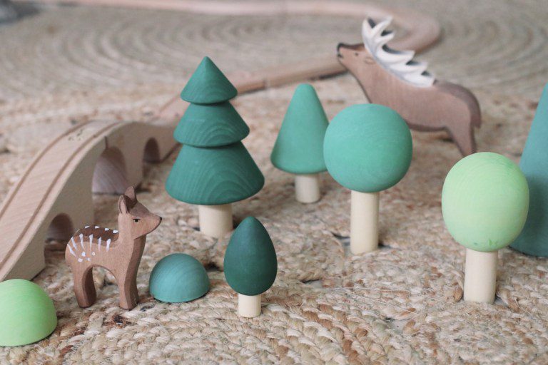 Des cadeaux en bois pour une chambre d'enfant // Hellø Blogzine - blog déco lifestyle - www.hello-hello.fr