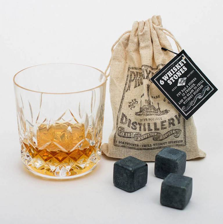 Pierres à whiskey - Cadeaux pour hipster // Hëllø Blogzine blog deco & lifestyle www.hello-hello.fr