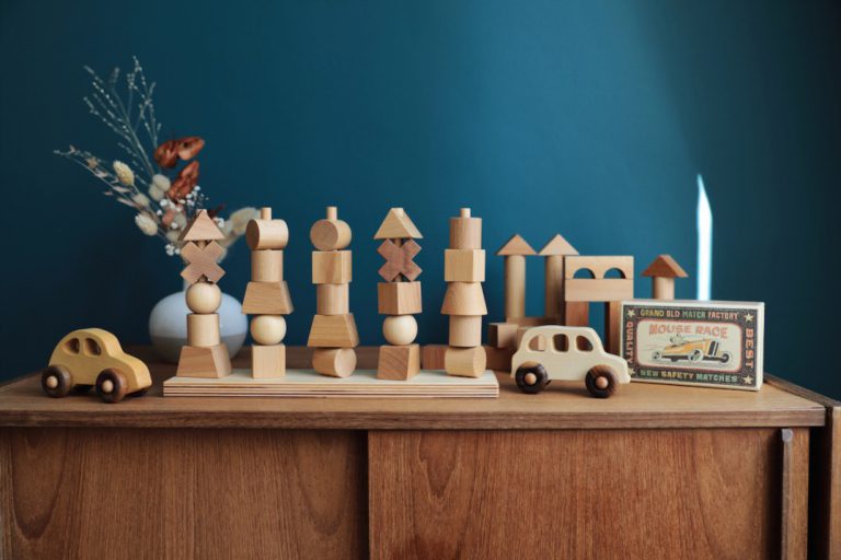 Des cadeaux en bois pour une chambre d'enfant // Hellø Blogzine - blog déco lifestyle - www.hello-hello.fr