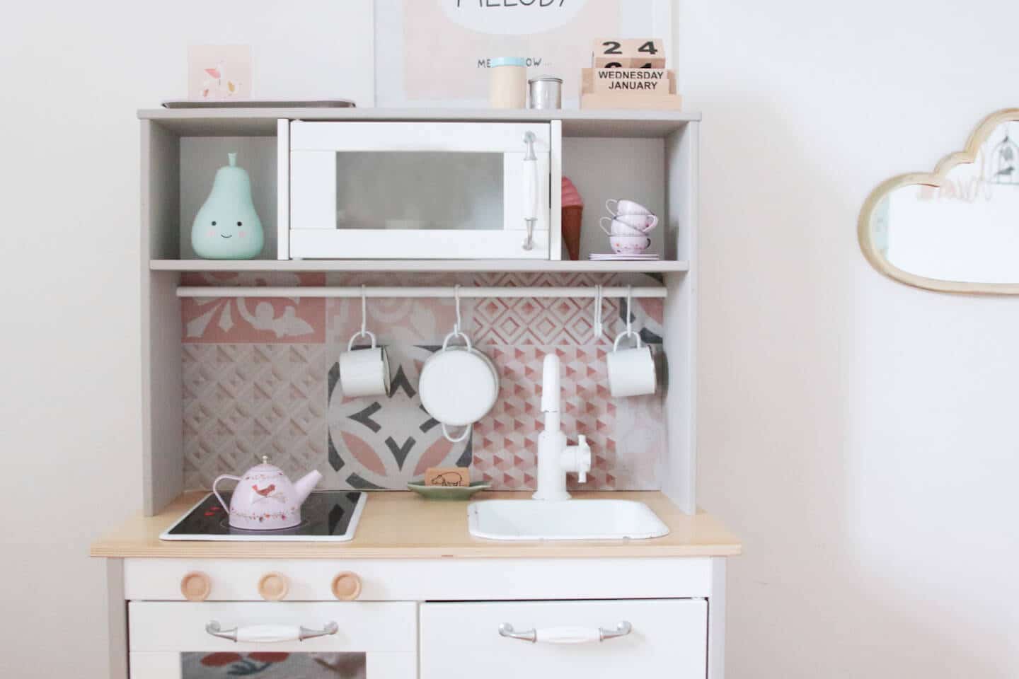 Ikea Hack : La cuisine pour enfant Duktig avec un twist rétro // Hëllø Blogzine blog deco & lifestyle www.hello-hello.fr