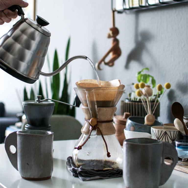 Ces meubles et objets cultes qu'il faut connaitre la cafetière Chemex // Hëllø Blogzine blog deco & lifestyle www.hello-hello.fr
