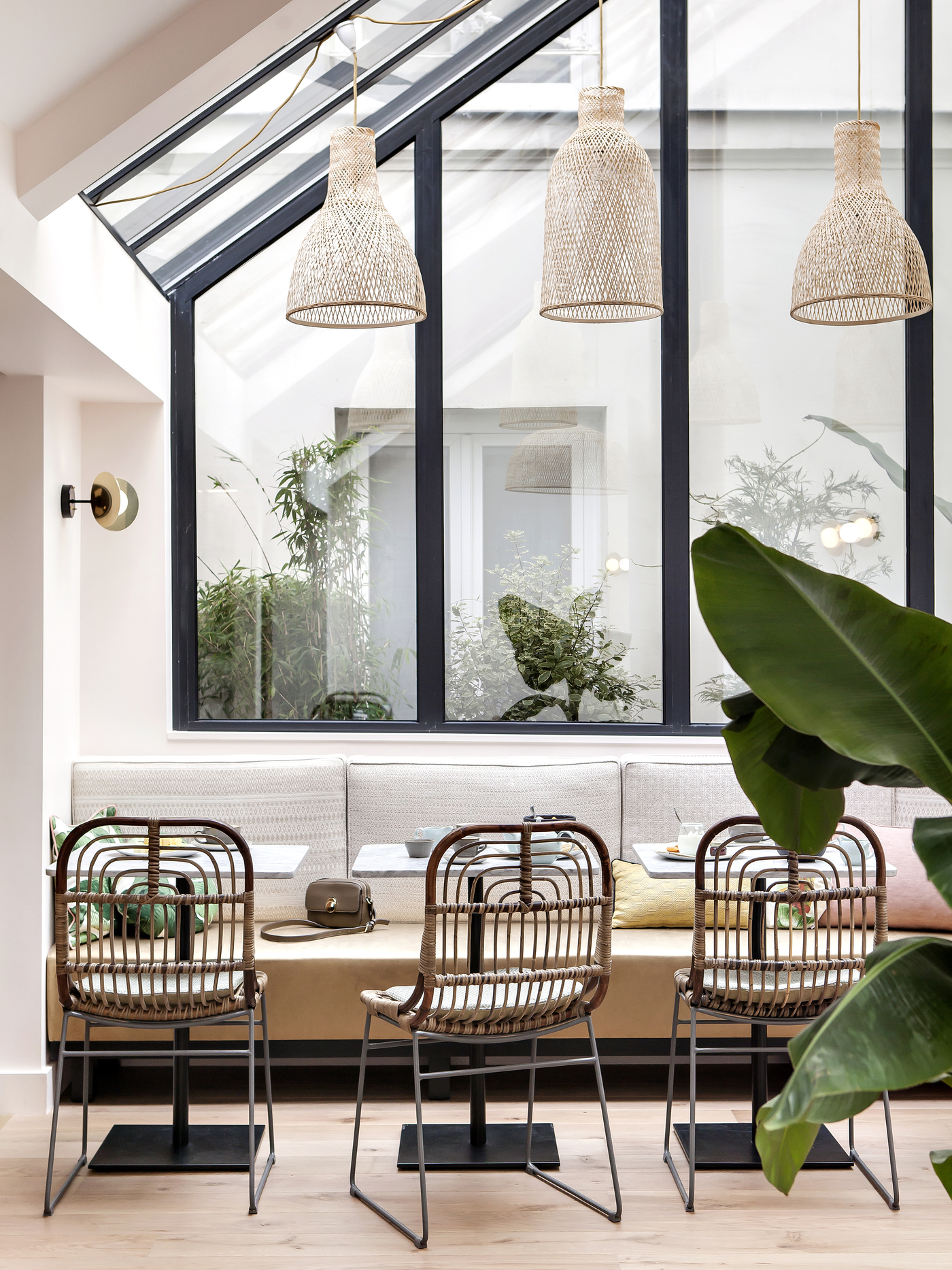 L'Hôtel Doisy, une oasis tropicale chic à Paris // Hëllø Blogzine blog deco & lifestyle www.hello-hello.fr