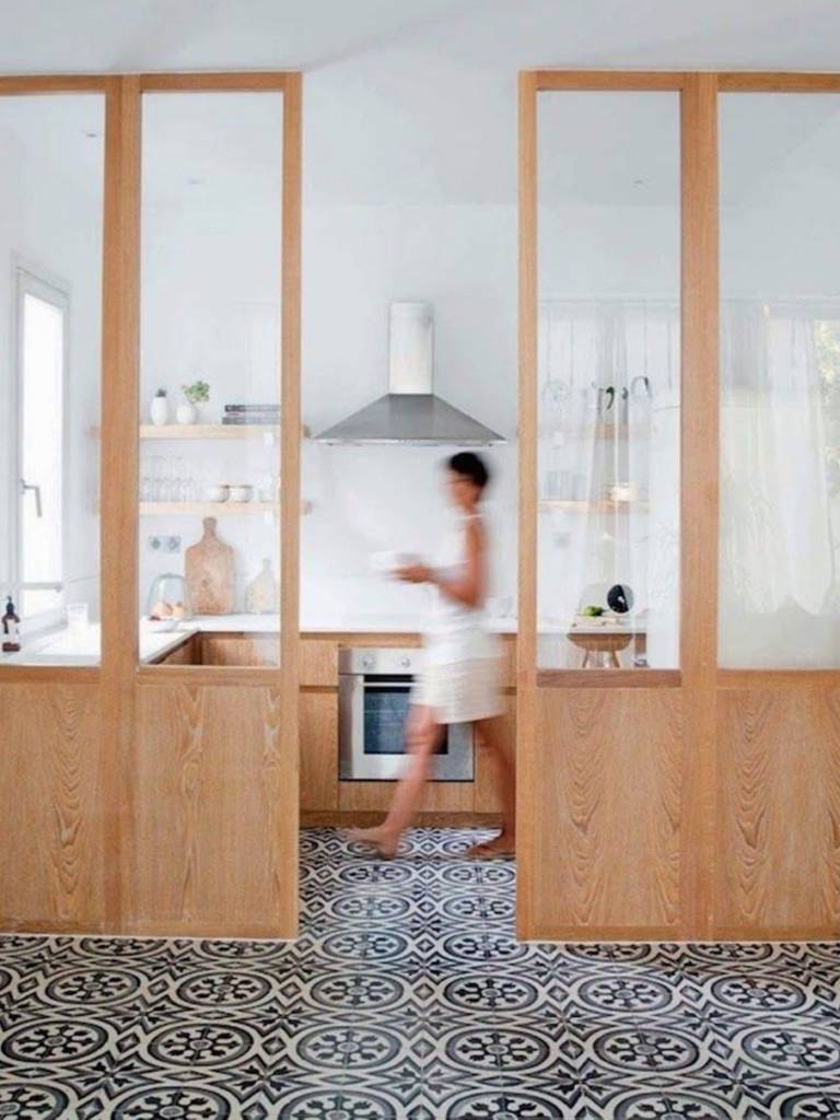 Une cloison qui laisse entrer la lumière // Hëllø Blogzine blog deco lifestyle www.hello-hello.fr