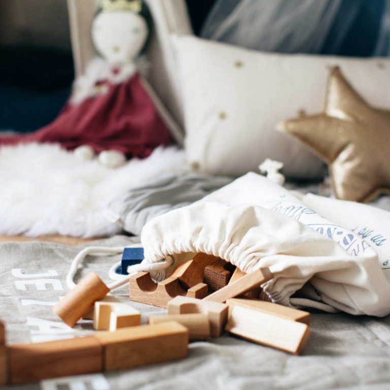 Jouets Montessori // Hellø Blogzine - Hello Blogzine blog déco Lifestyle - www.hello-hello.fr