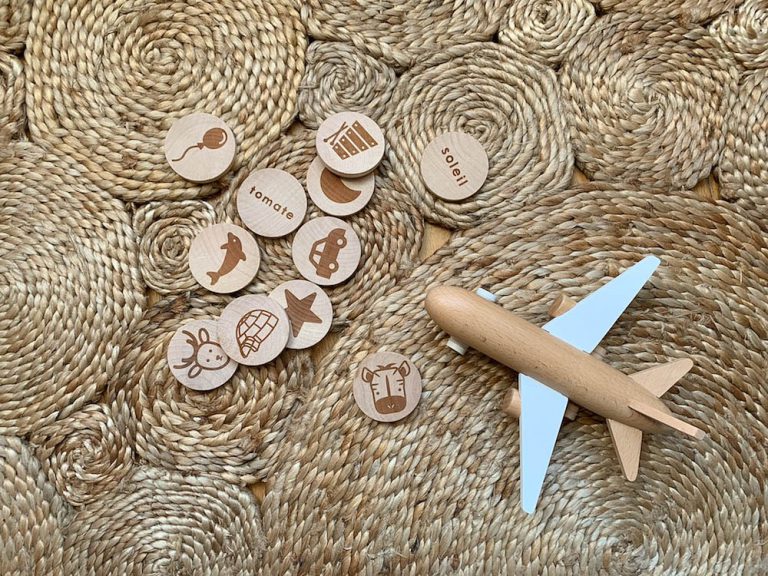 Des cadeaux en bois pour une chambre d'enfant // Hellø Blogzine - blog déco lifestyle - www.hello-hello.fr