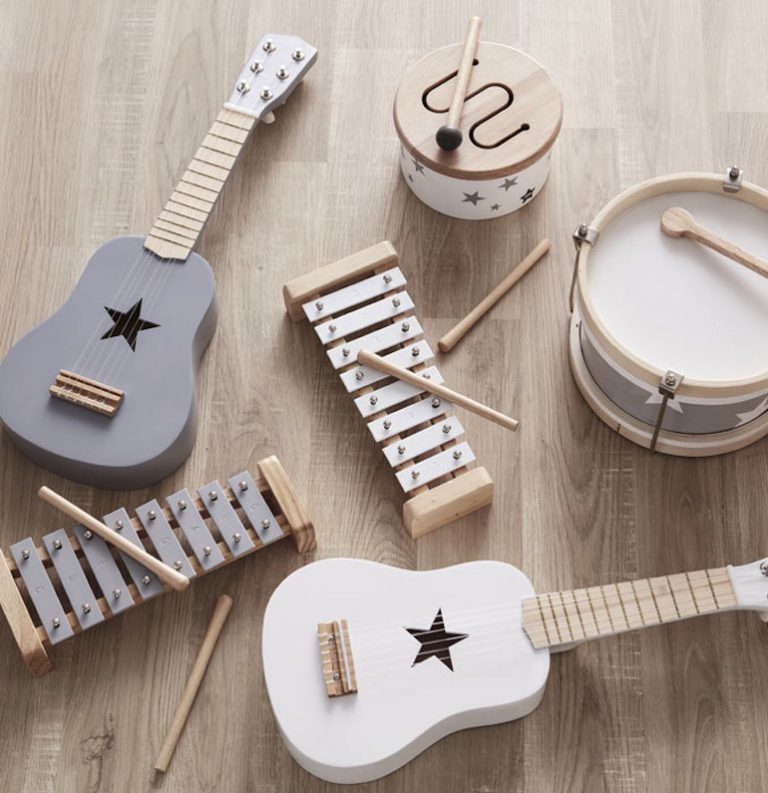Des cadeaux en bois pour une chambre d'enfant // Hellø Blogzine - blog déco lifestyle - www.hello-hello.fr