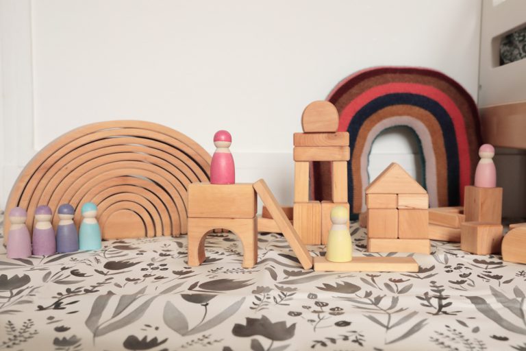 Jouets en bois Grimm's // Hëllø Blogzine blog deco & lifestyle www.hello-hello.fr