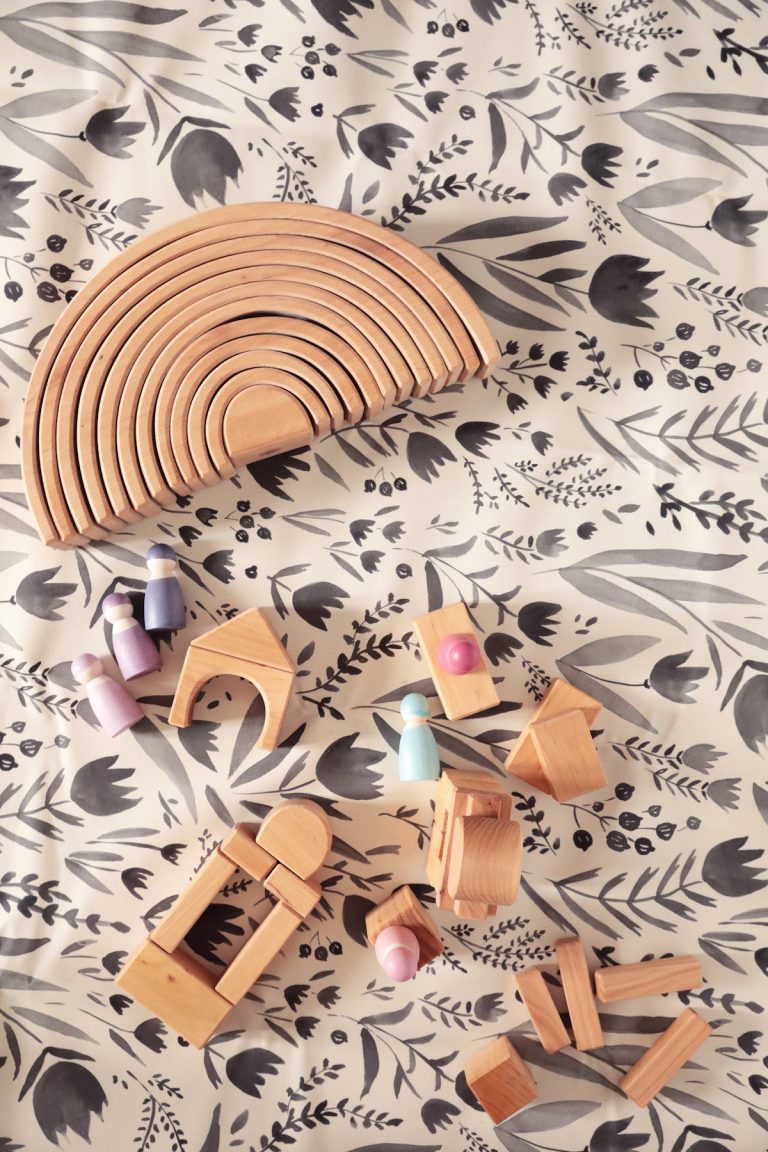 Jouets en bois Grimm's // Hëllø Blogzine blog deco & lifestyle www.hello-hello.fr