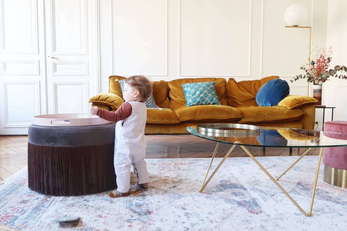 Visite d'un appartement haussmannien à la déco Paris-Orient - Parisian and Oriental decor in an haussmanien flat // Hellø Blogzine blog deco & lifestyle www.hello-hello.fr