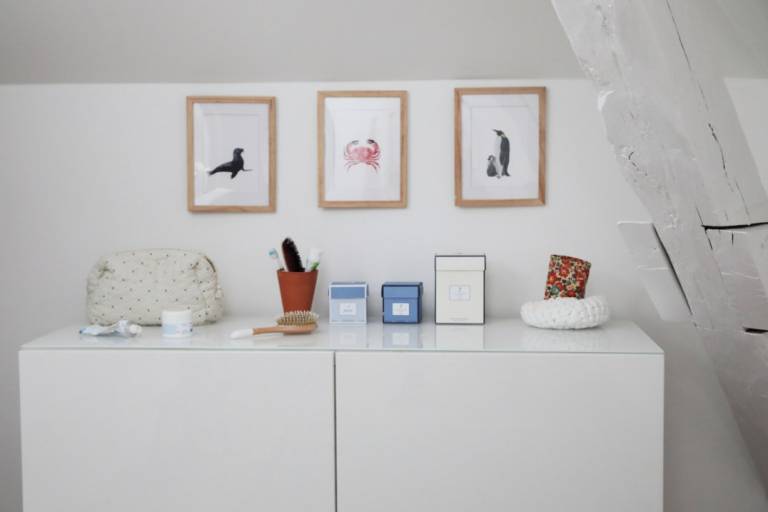 La maison à la déco vintage aux accents anglais de Maï, créatrice de la marque de bijoux Marceline // Hellø Blogzine blog deco & lifestyle www.hello-hello.fr