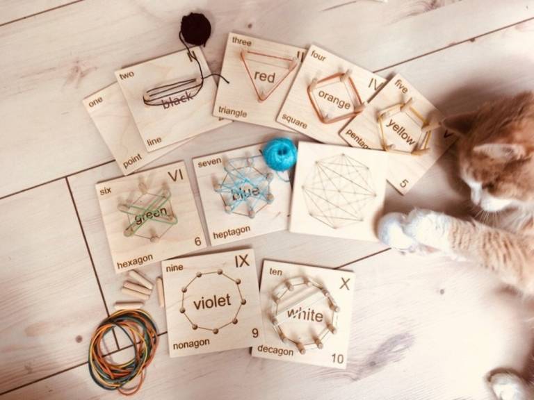 Matériel et jeux éducatifs Montessori Waldorf pour faire apprendre à la maison // Hellø Blogzine Blog déco Lifestyle - www.hello-hello.fr