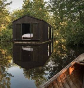 Les meilleurs hôtels et maisons d'hôtes pour dormir sur l’eau en France // Hellø Blogzine - blog déco lifestyle - www.hello-hello.fr