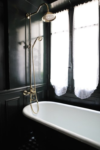 Les plus belles salles de bain de nos home tours / Hellø Blogzine blog deco & lifestyle www.hello-hello.fr