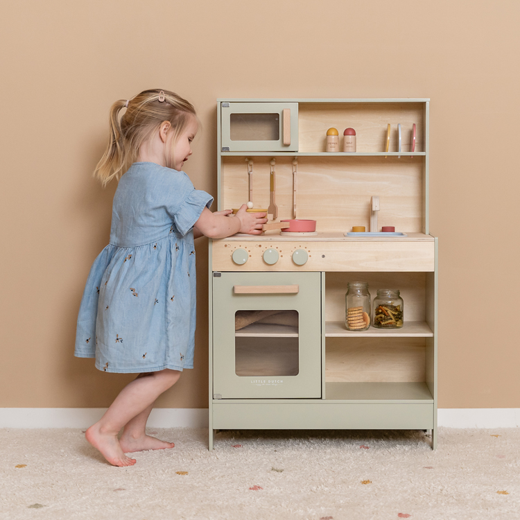 Cuisine en bois pour enfant : nos 15 modèles préférés // Hellø Blogzine blog deco & lifestyle www.hello-hello.fr