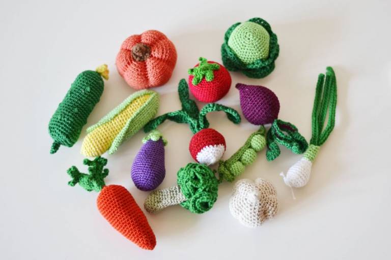 Fruits et légumes en bois, en crochet et en feutrine // Hellø Blogzine blog deco & lifestyle www.hello-hello.fr