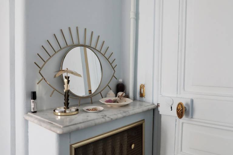 L'appartement haussmannien moderne et coloré de Girlzpop // Hellø Blogzine blog deco & lifestyle www.hello-hello.fr
