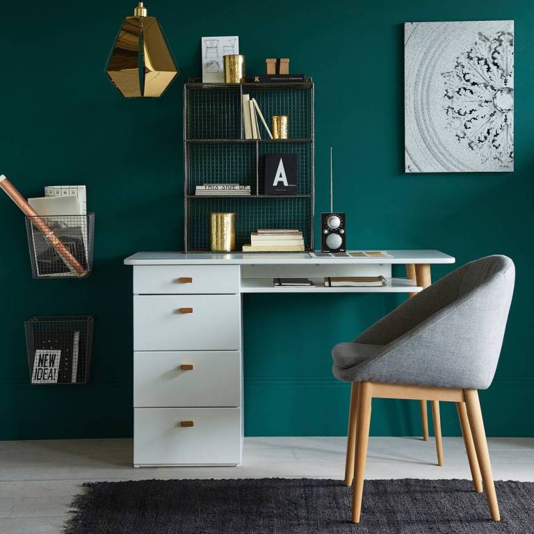 Chambre d'enfants : un joli coin bureau // Hellø Blogzine blog deco & lifestyle www.hello-hello.fr