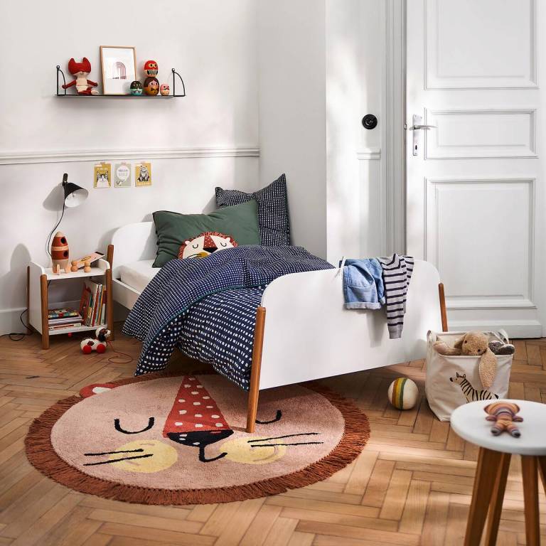 Chambre d'enfants : un joli coin bureau // Hellø Blogzine blog deco & lifestyle www.hello-hello.fr
