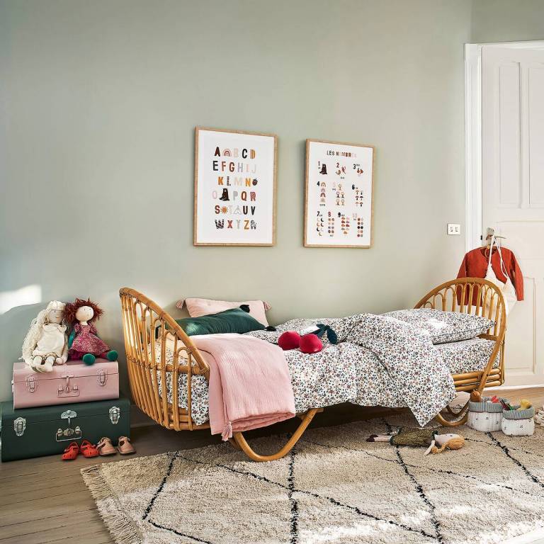 Chambre d'enfants : un joli coin bureau // Hellø Blogzine blog deco & lifestyle www.hello-hello.fr