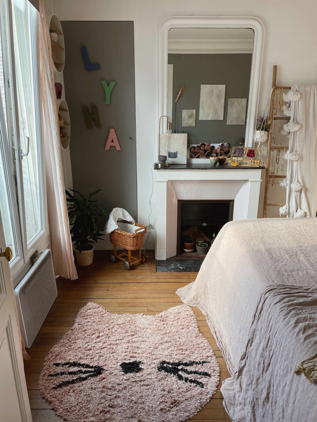 L'appartement bohème et romantique de la créatrice de bijoux Elise Tsikis