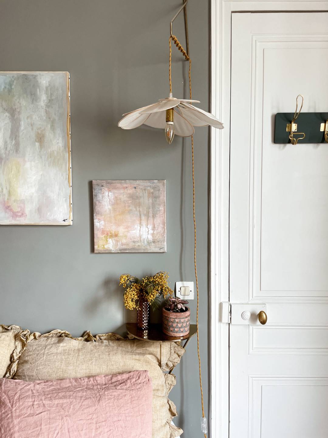 L'appartement bohème et romantique de la créatrice de bijoux Elise Tsikis