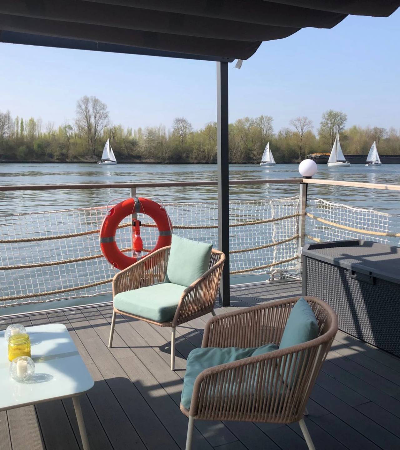 Les meilleurs hôtels et maisons d'hôtes pour dormir sur l’eau en France // Hellø Blogzine - blog déco lifestyle - www.hello-hello.fr