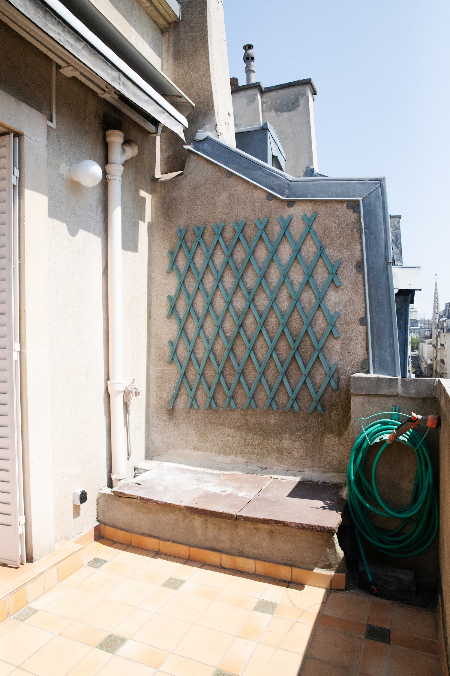 Avant-Après Une petite terrasse parisienne optimisée