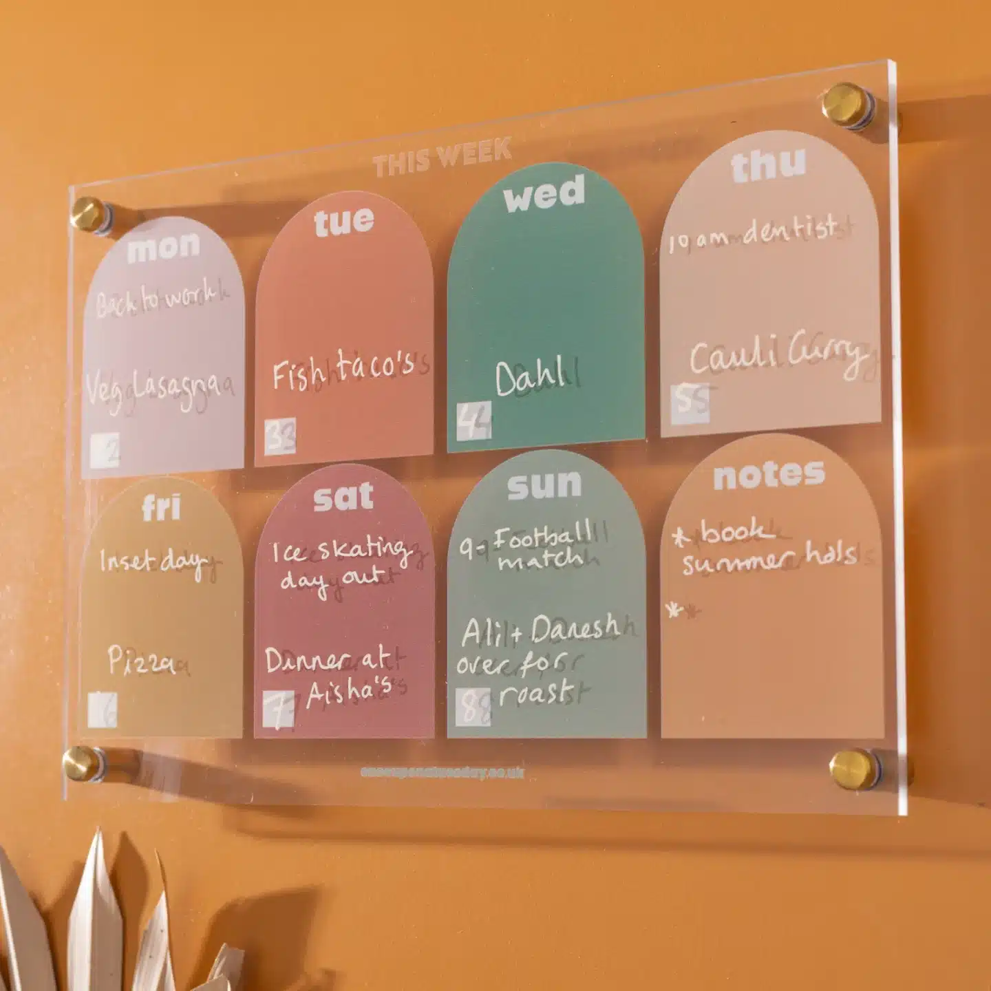 Les plus beaux calendriers 2025 - Hellø Blogzine - Blog déco Lifestyle