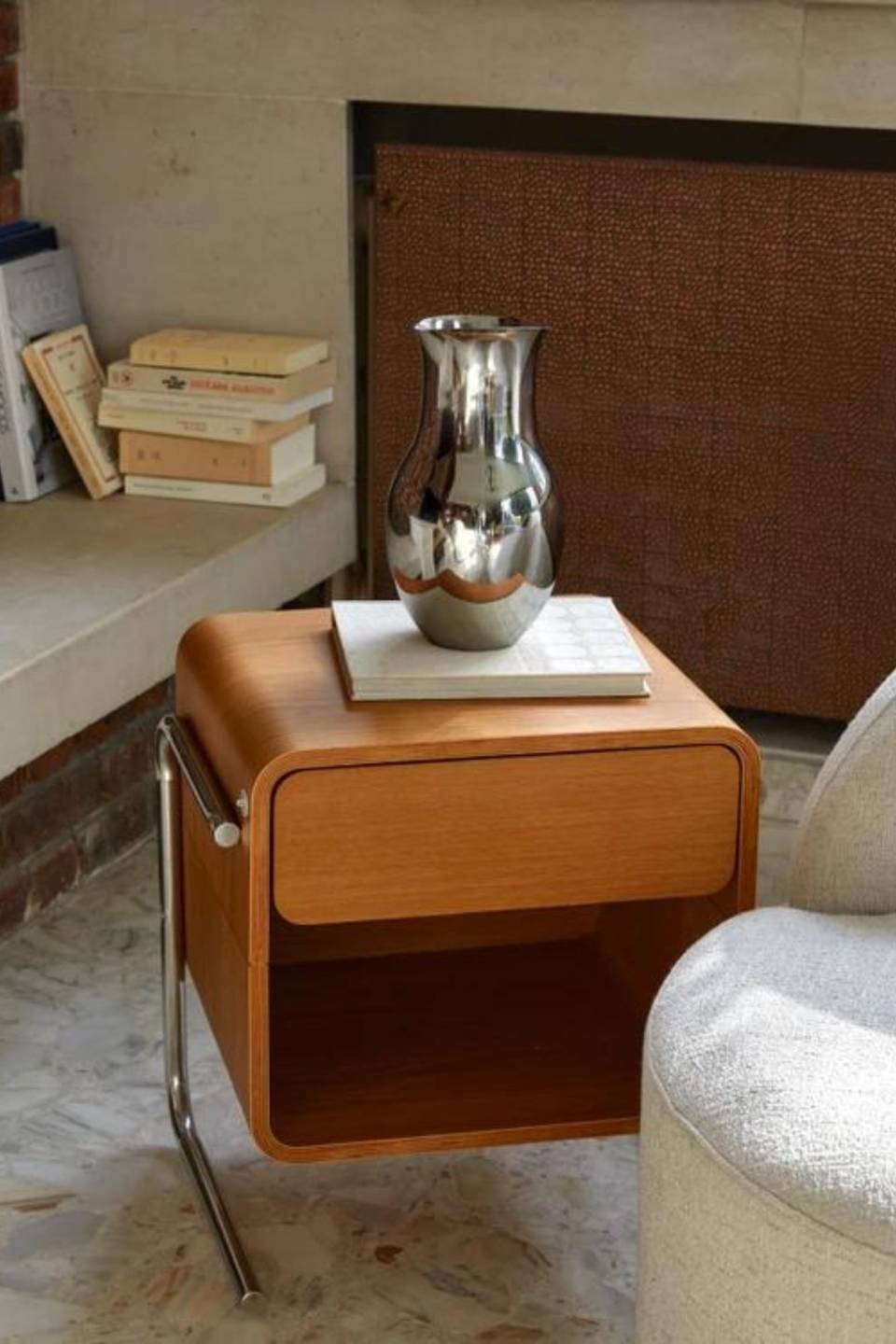 Où trouver une jolie table de chevet pour la chambre ?