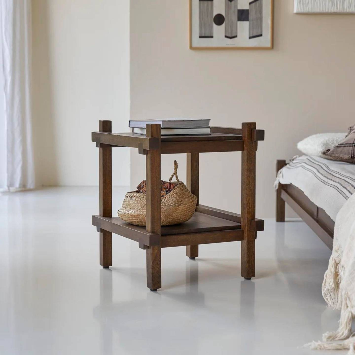Où trouver une jolie table de chevet pour la chambre ?