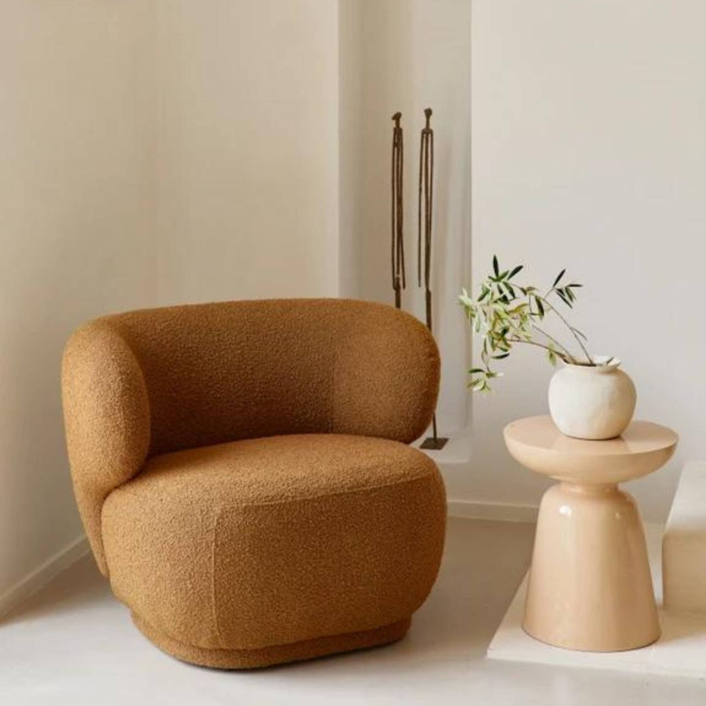 Où trouver une jolie table de chevet pour la chambre ?