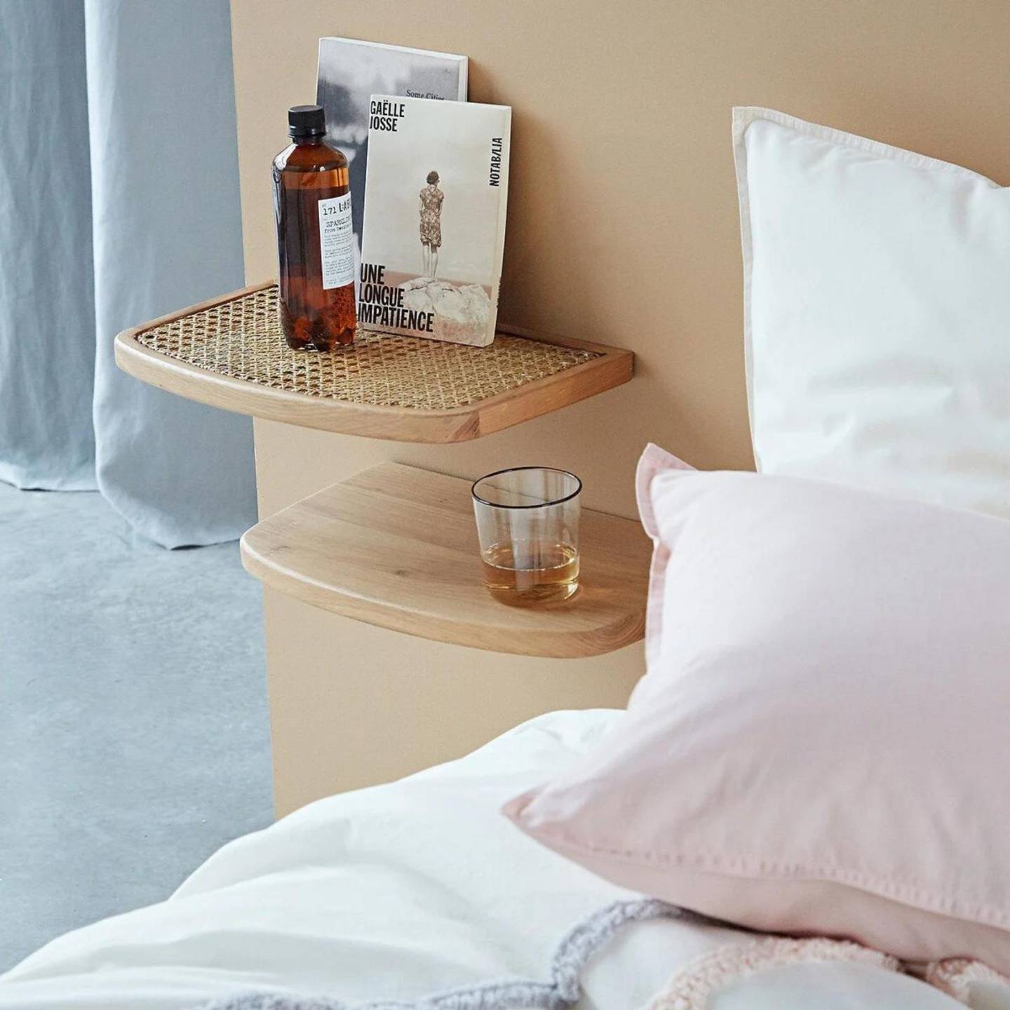 Où trouver une jolie table de chevet pour la chambre ?