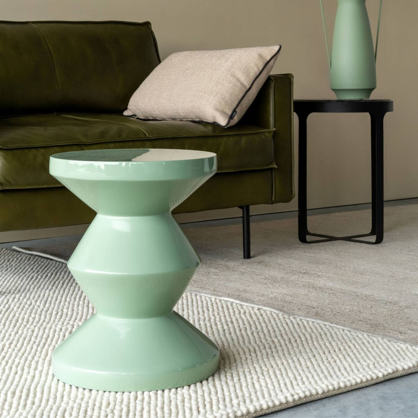 Où trouver une jolie table de chevet pour la chambre ?